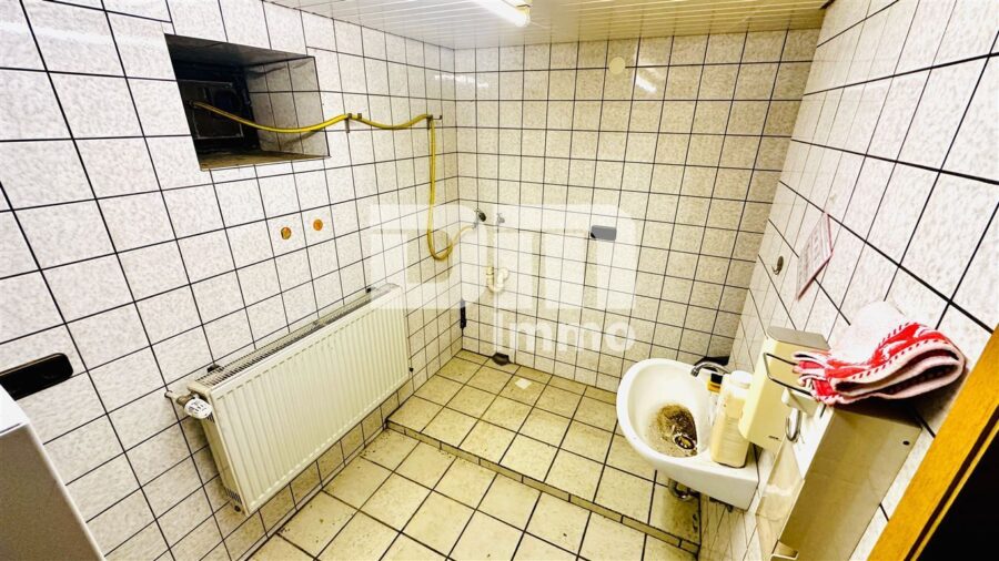 Lagerräume Souterrain von 3,5 bis 21 m² beheizt zentral in Bettenhausen an der Leipziger Str - K5
